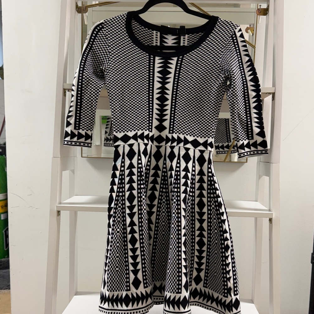Black & White sweater dress - Small
